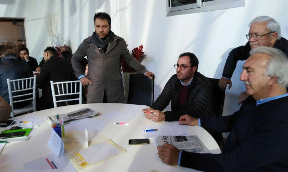 I civici mettono insieme il programma, via ai tavoli in attesa dei partiti: "Candidato? Solo dopo" - Licata ha trasmesso una serie di disposizioni per tentare di sbloccare la stasi di molti uffici del settore urbanistica