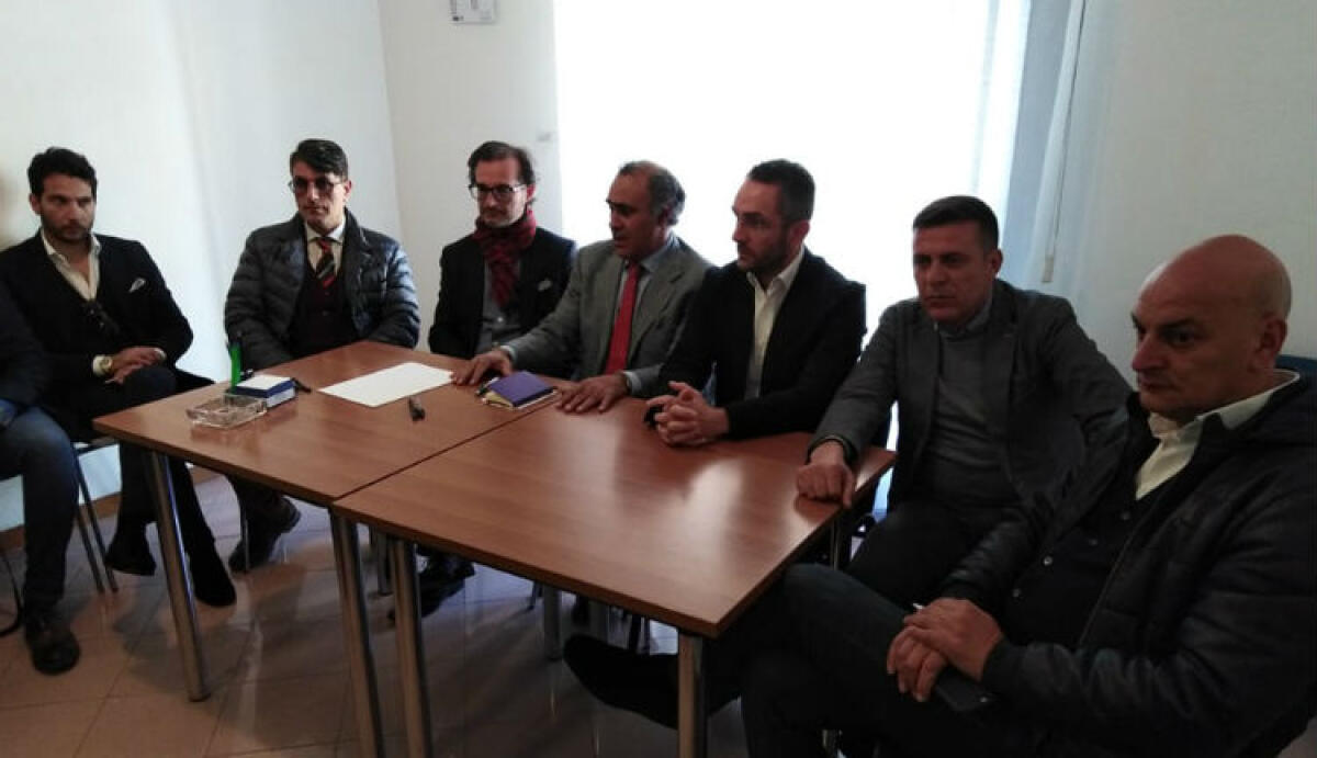 La coalizione pro-Spata vuole la quinta lista, trattative in corso: Di Dio potrebbe aderire - Crepe tra i centristi locali