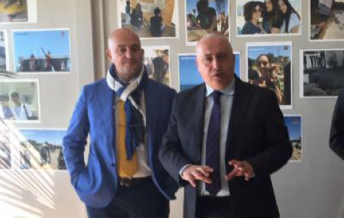 Quasi 6 mila euro per la pubblicità dell'area di crisi complessa, Comune sceglie Pksud - Il dirigente Collura e l'assessore regionale Mimmo Turano