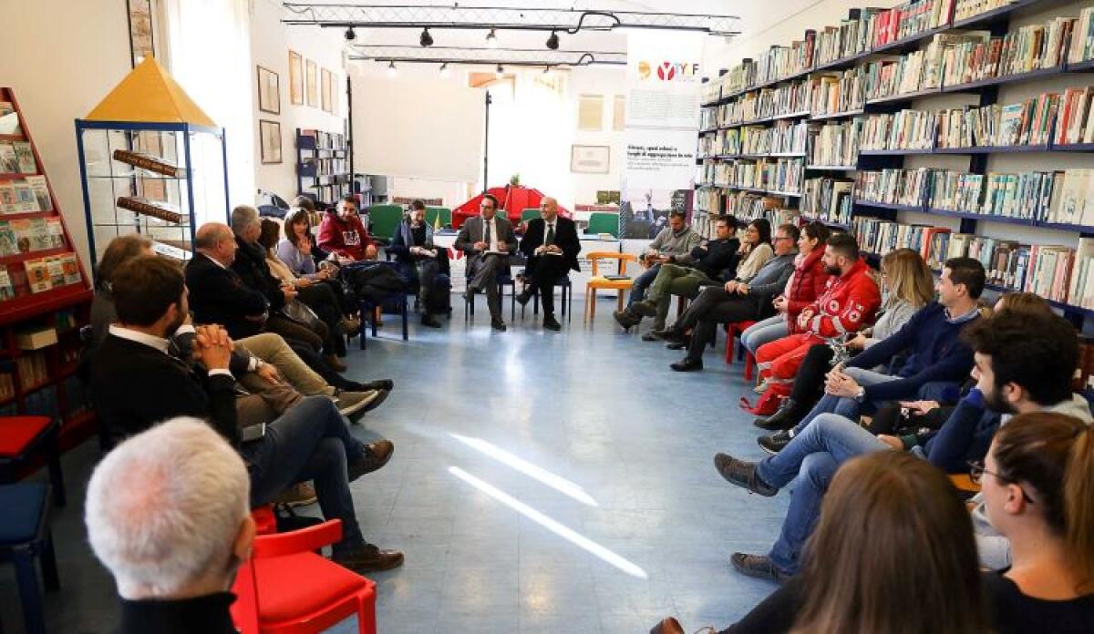 Contrasto alla dispersione scolastica, parte un progetto che coinvolge giovani e scuole - 