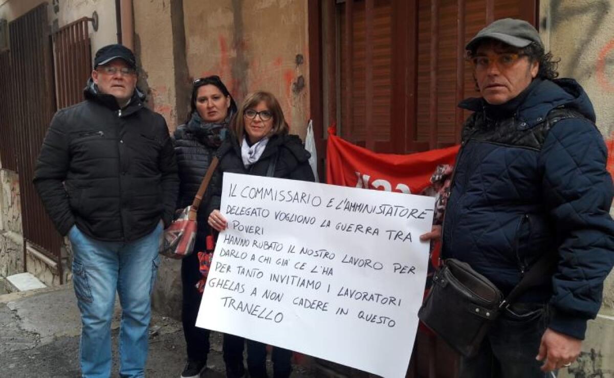 Nuova protesta degli ex strisce blu:"E' una guerra tra poveri con la Ghelas" - 