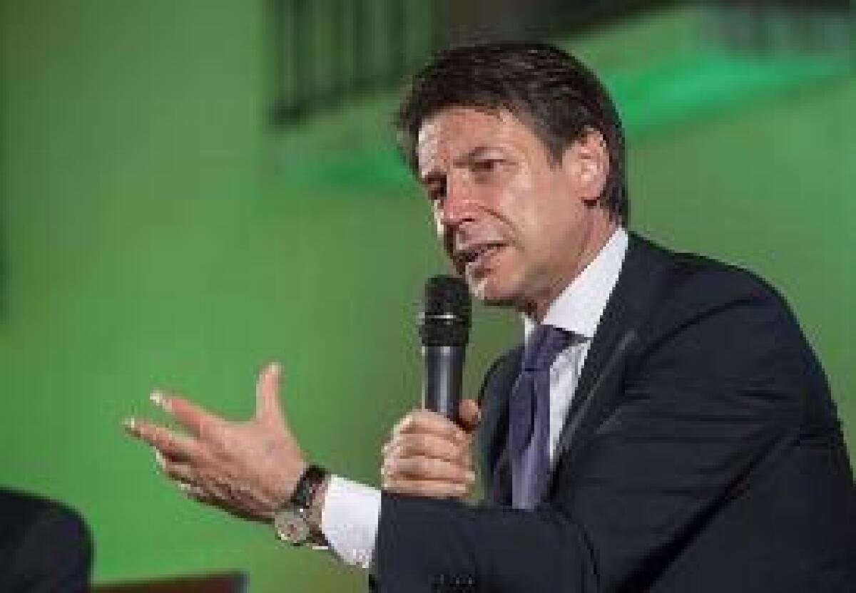 ADOZIONI: P.CHIGI, DELEGA E' DI FONTANA, STUDIARE PRIMA DI PARLARE - 