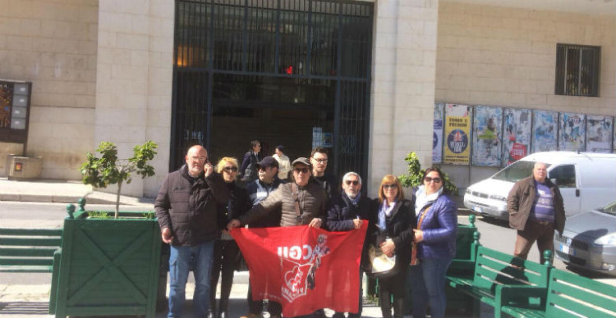 Sosta a pagamento, lavoratori esclusi: "Commissario ha violato impegno assunto" - I lavoratori tornano a farsi sentire