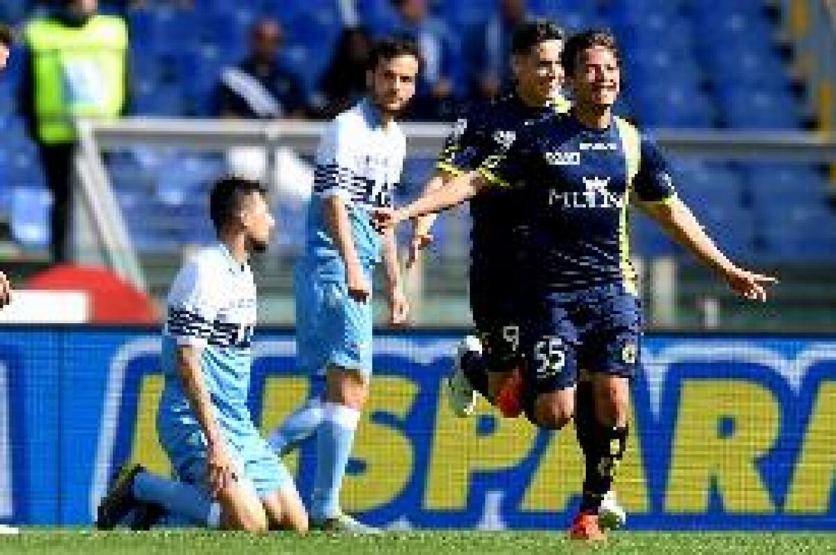 CALCIO: SERIE A. HARAKIRI LAZIO, TORINO SOGNA, BOLOGNA TRAVOLGE SAMP - 