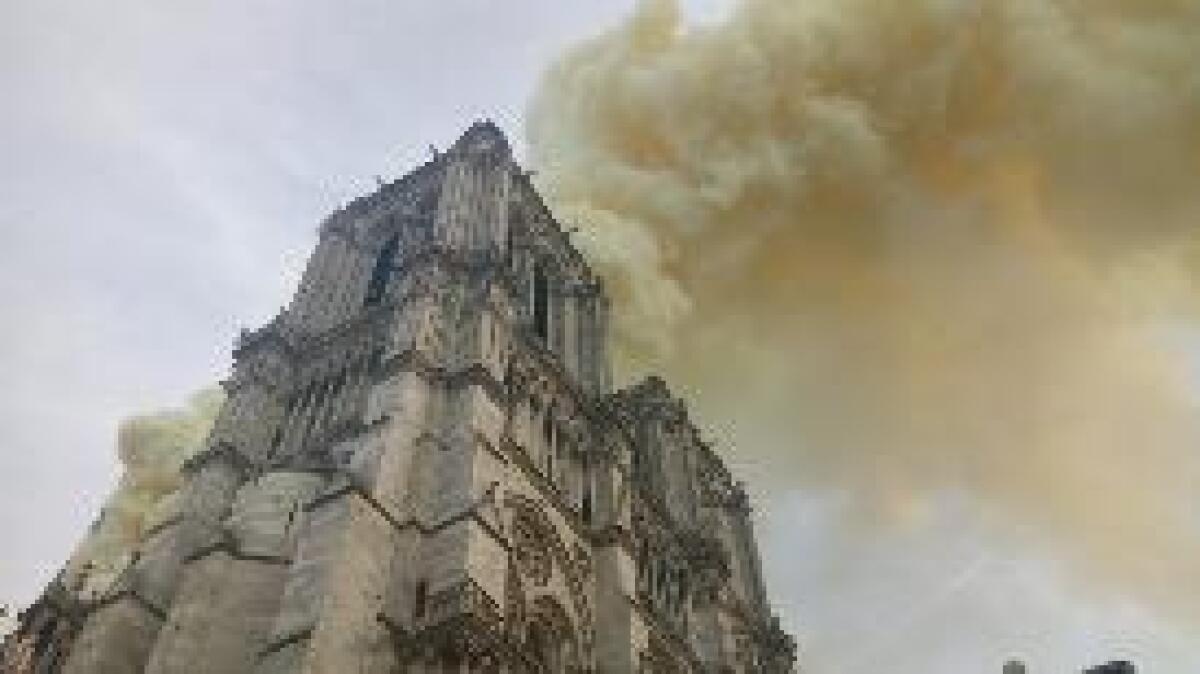 INCENDIO DEVASTA CATTEDRALE NOTRE DAME A PARIGI - 