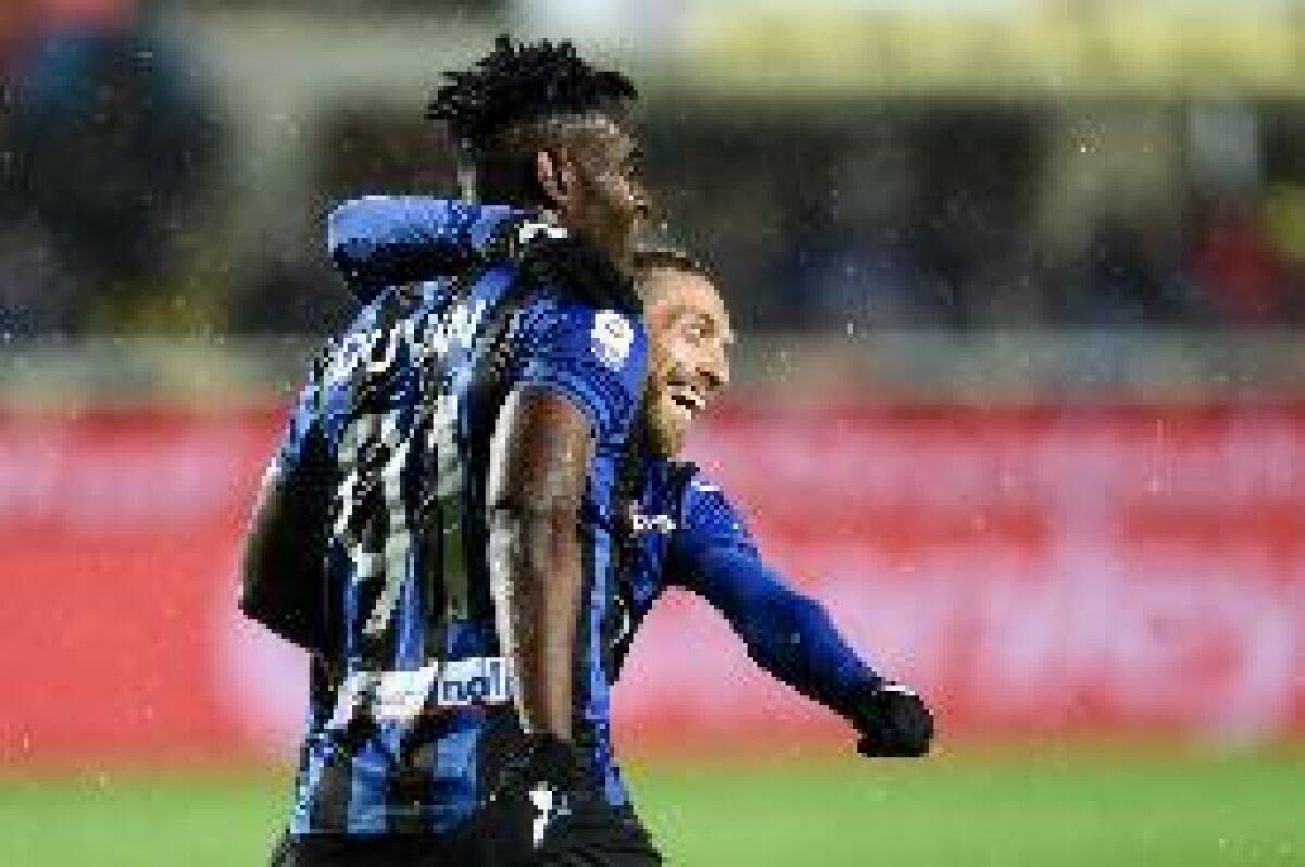 CALCIO: ATALANTA VINCE A NAPOLI E AGGANCIA IL MILAN AL QUARTO POSTO - 