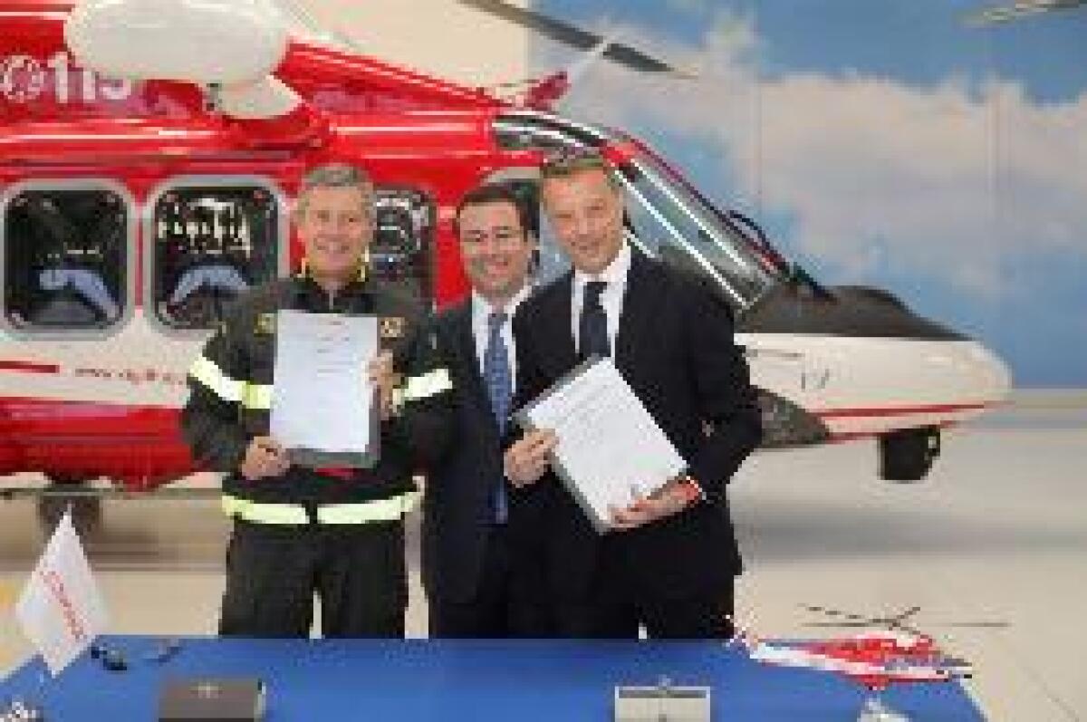 LEONARDO CONSEGNA PRIMI 2 ELICOTTERI AW139 A VIGILI DEL FUOCO - 