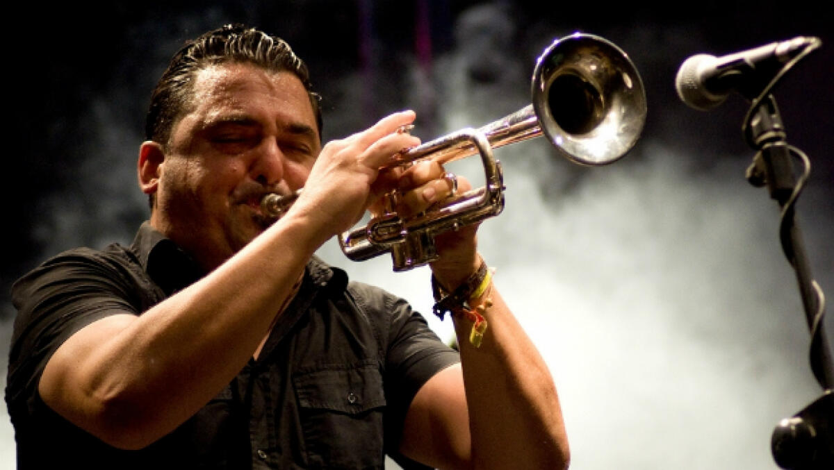 Roy Paci & Aretuska in concerto a "La Sagra del Carciofo" -