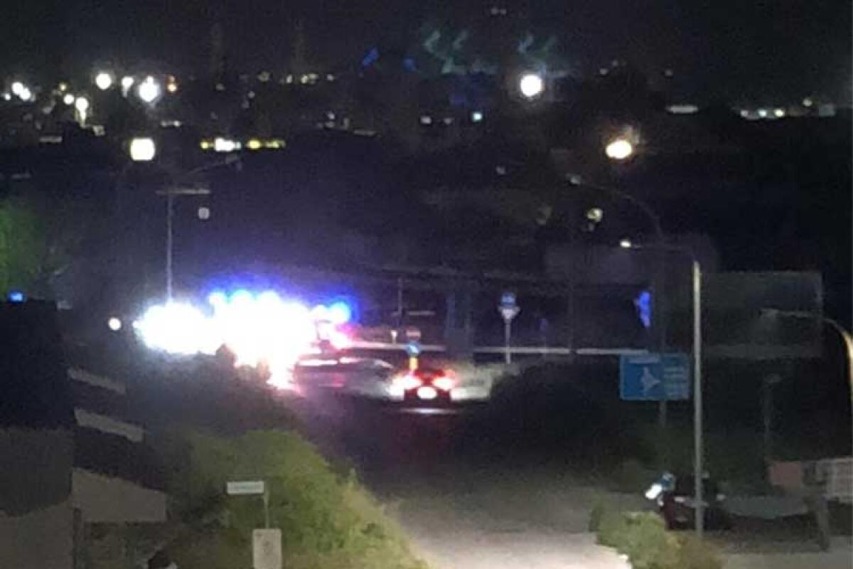 Auto si ribalta alle porte della città, coinvolta un'intera famiglia - 