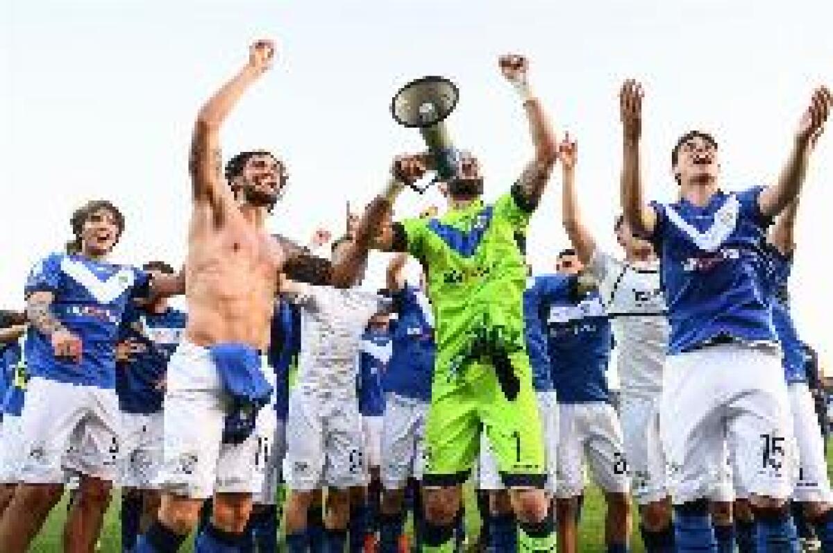 CALCIO: SERIE B. BRESCIA VOLA IN A, LECCE KO, VERONA ESONERA GROSSO - 