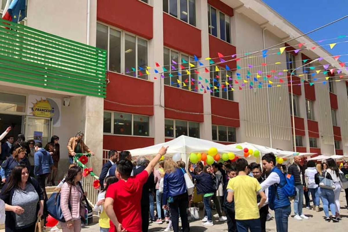 Riapre la "Pirandello" senza la materna: inaugurazione nel giorno della legalità - Festa della legalità e inaugurazione del plesso "Luigi Pirandello". 