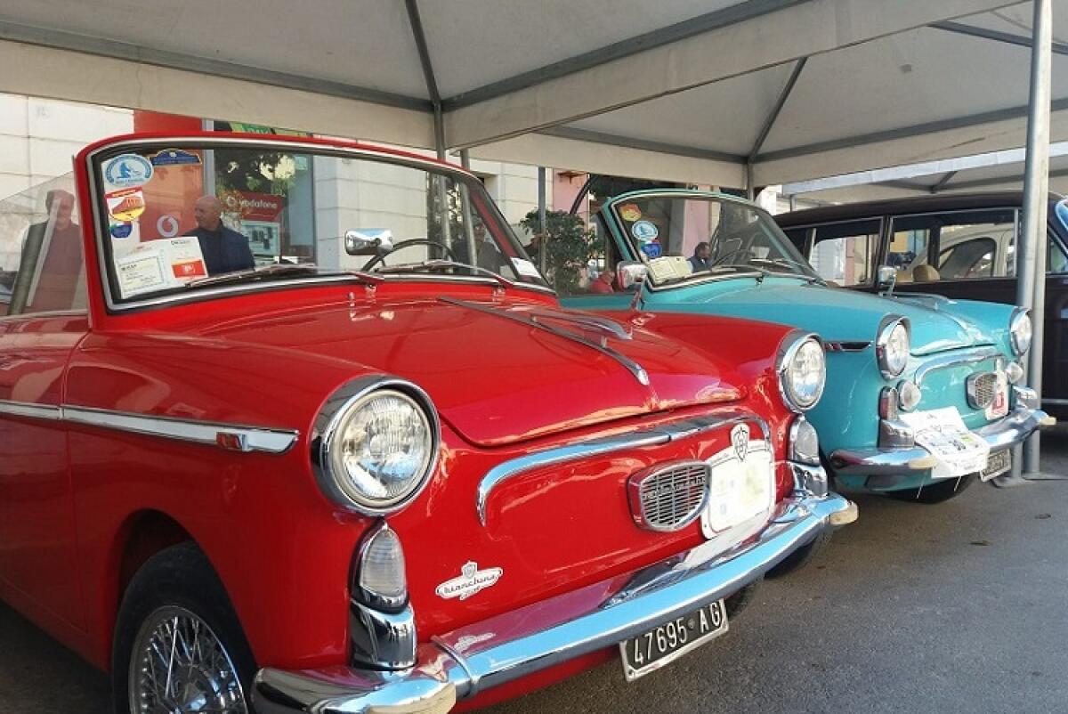 Auto e moto storiche in corteo a Licata per il primo raduno del club SAnt'Angelo - (foto da "Qui Licata"