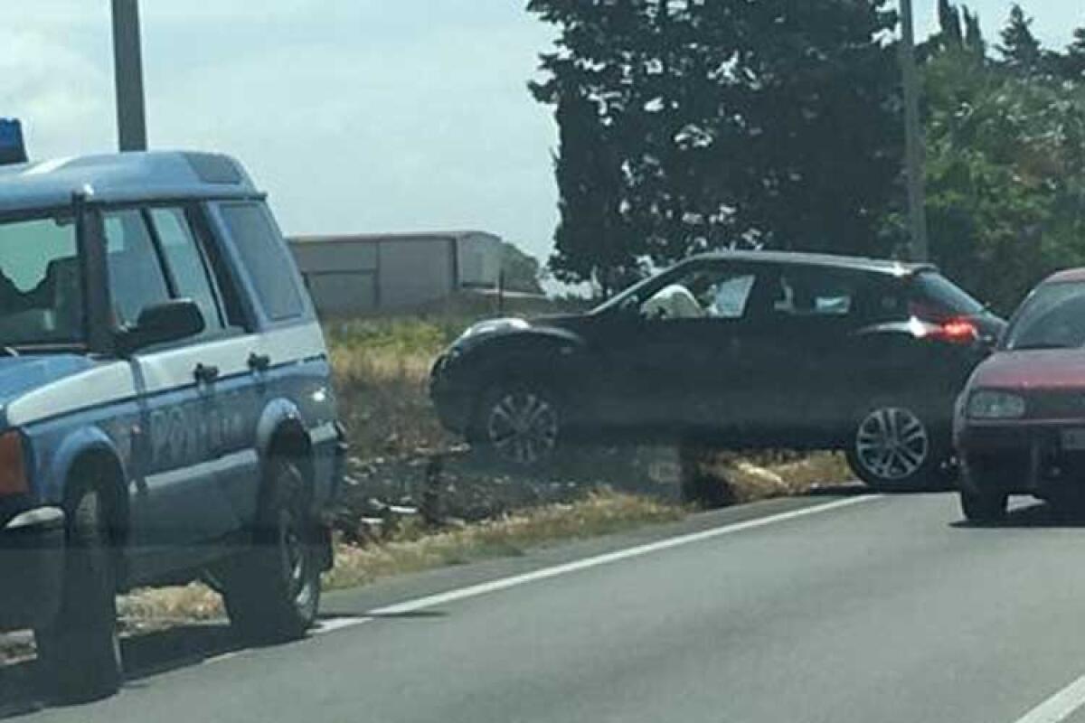 Ancora paura sulla Gela-Manfria, scontro tra due autovetture - La Nissan Juke finita fuoristrada.