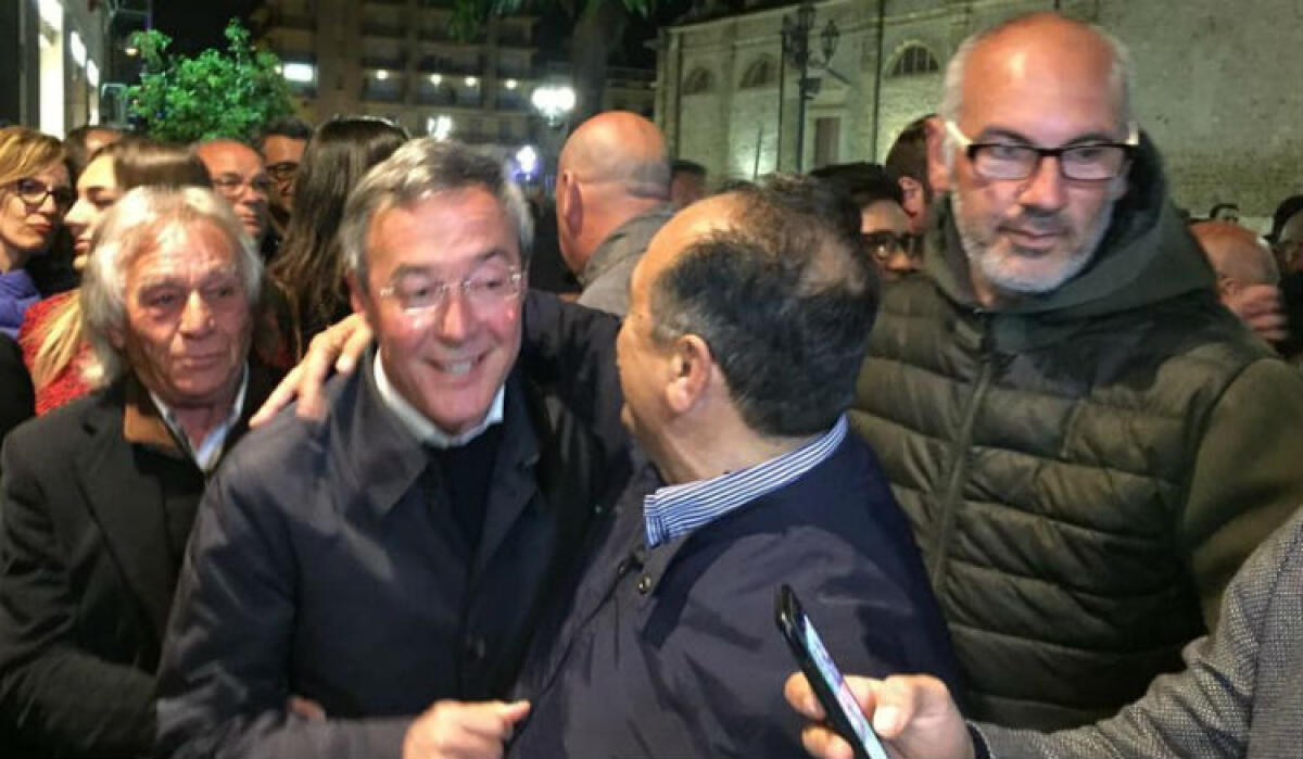 Greco è sindaco con 13.647 voti, supera il rivale Spata di 1.276 preferenze - Ore decisive per la formazione della giunta (immagini di repertorio)