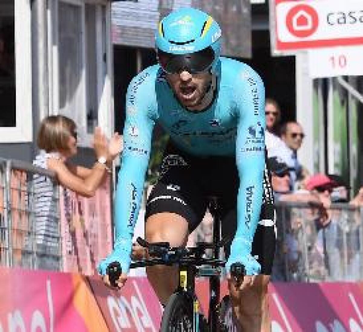 GIRO2019: A COMO VINCE CATALDO, BENE NIBALI, CARAPAZ RESTA ROSA - 