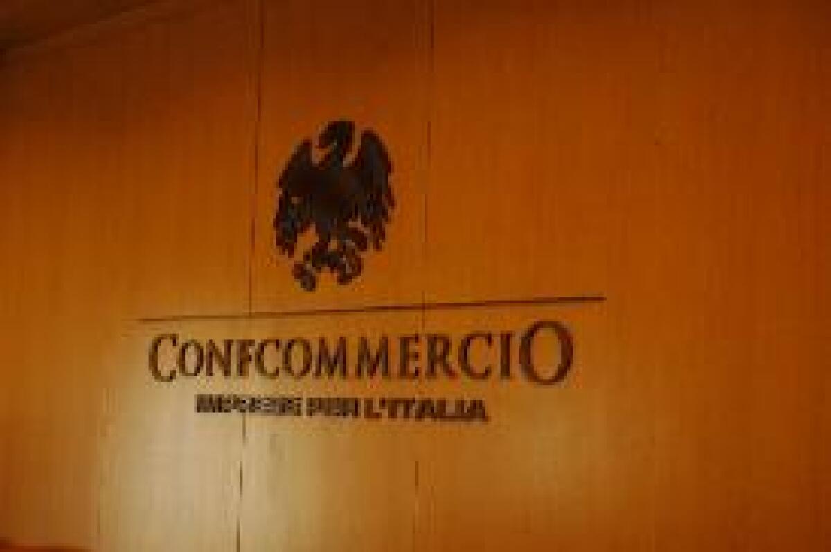 CONFCOMMERCIO: OUTLOOK ITALIA, CRESCE INCERTEZZA PAESE - 