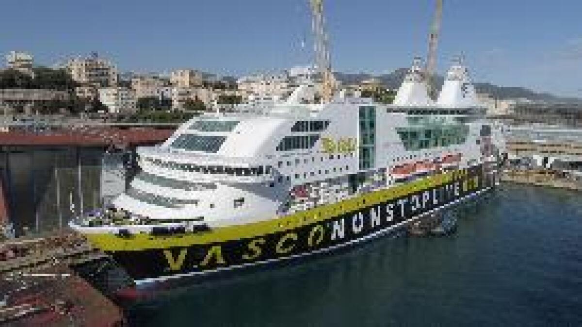 NAVE GNV PERSONALIZZATA CON IMMAGINE VASCO ROSSI - 