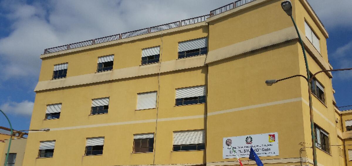 La scuola Sturzo compie 60 anni con un annullo filatelico -