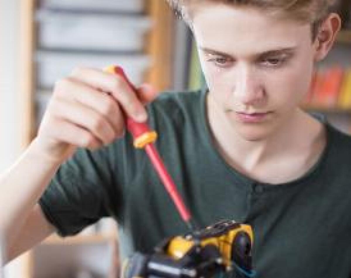 A COSENZA STUDENTI A SCUOLA DI ROBOTICA E INTERNET OF THINGS - 