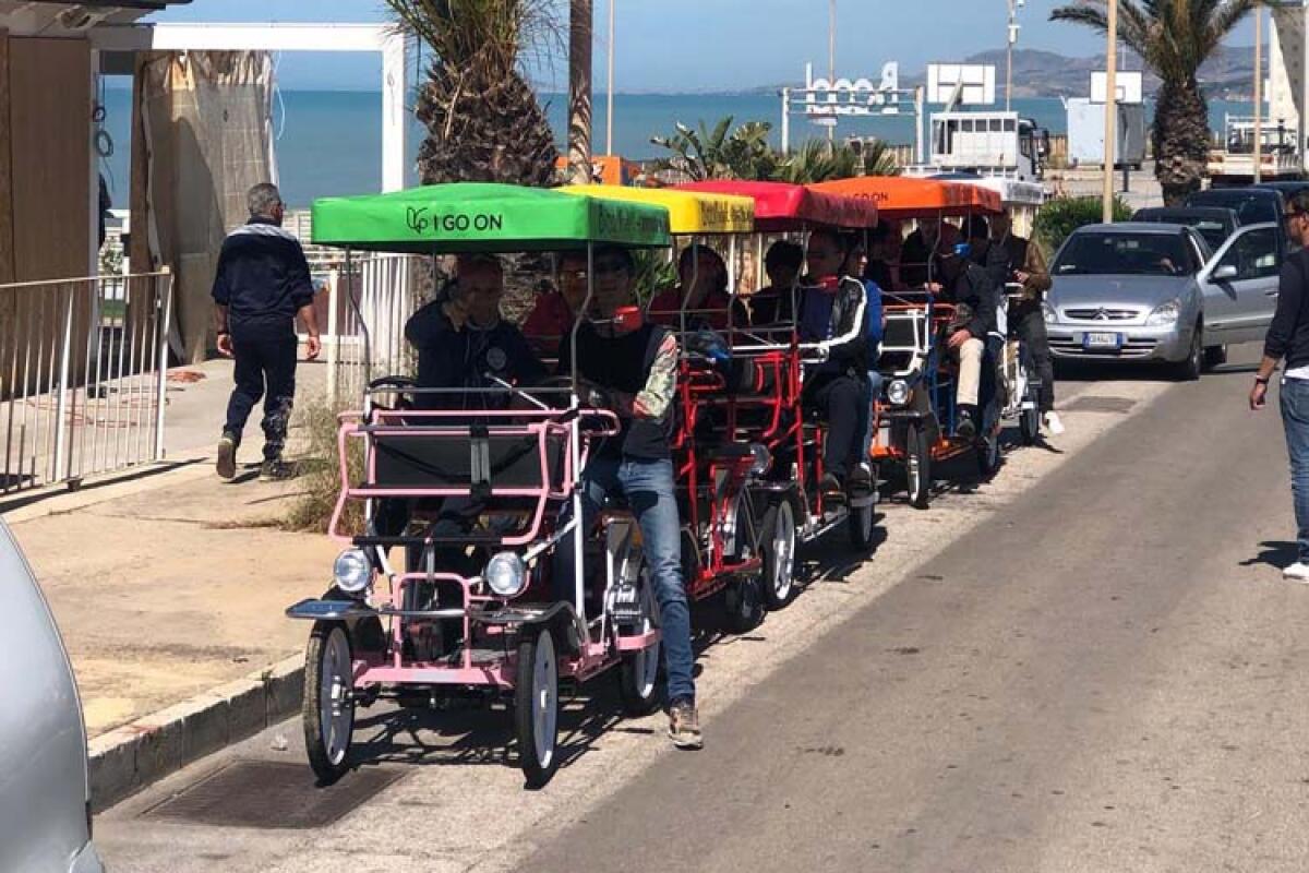 Passeggiata in risciò per i ragazzi dell'Aias, piena collaborazione tra l'associazione e il BCool - 