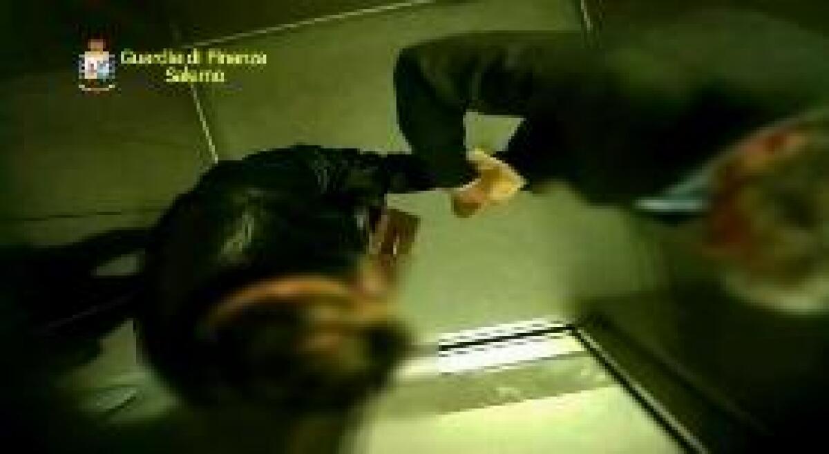 SALERNO: CORRUZIONE IN ATTI GIUDIZIARI, 14 ARRESTI - 