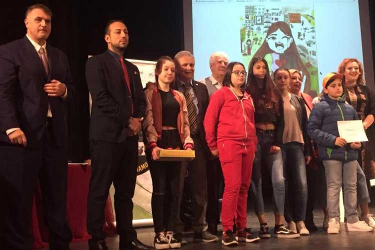 Il questore rilancia la priorità della videosorveglianza, l'antiracket premia Ginevra Saccuta - Gli alunni premiati al teatro Eschilo per l'evento “Noi rispettiamo Gela… e tu?”, promosso dall’associazione antiracket Gaetano Giordano. 
