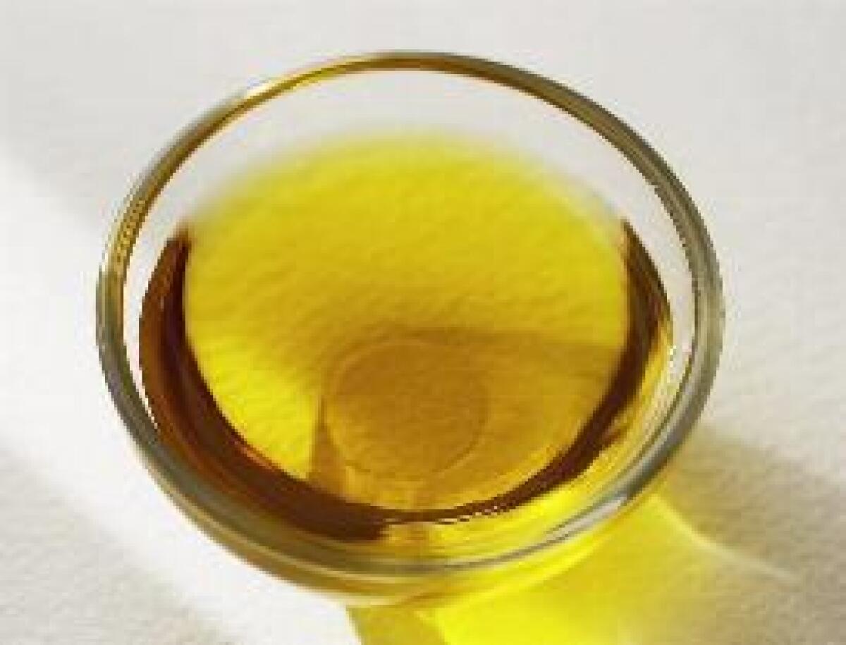 OLIO DI SEMI SOFISTICATO VENDUTO COME EXTRAVERGINE, MAXI OPERAZIONE NAS - 