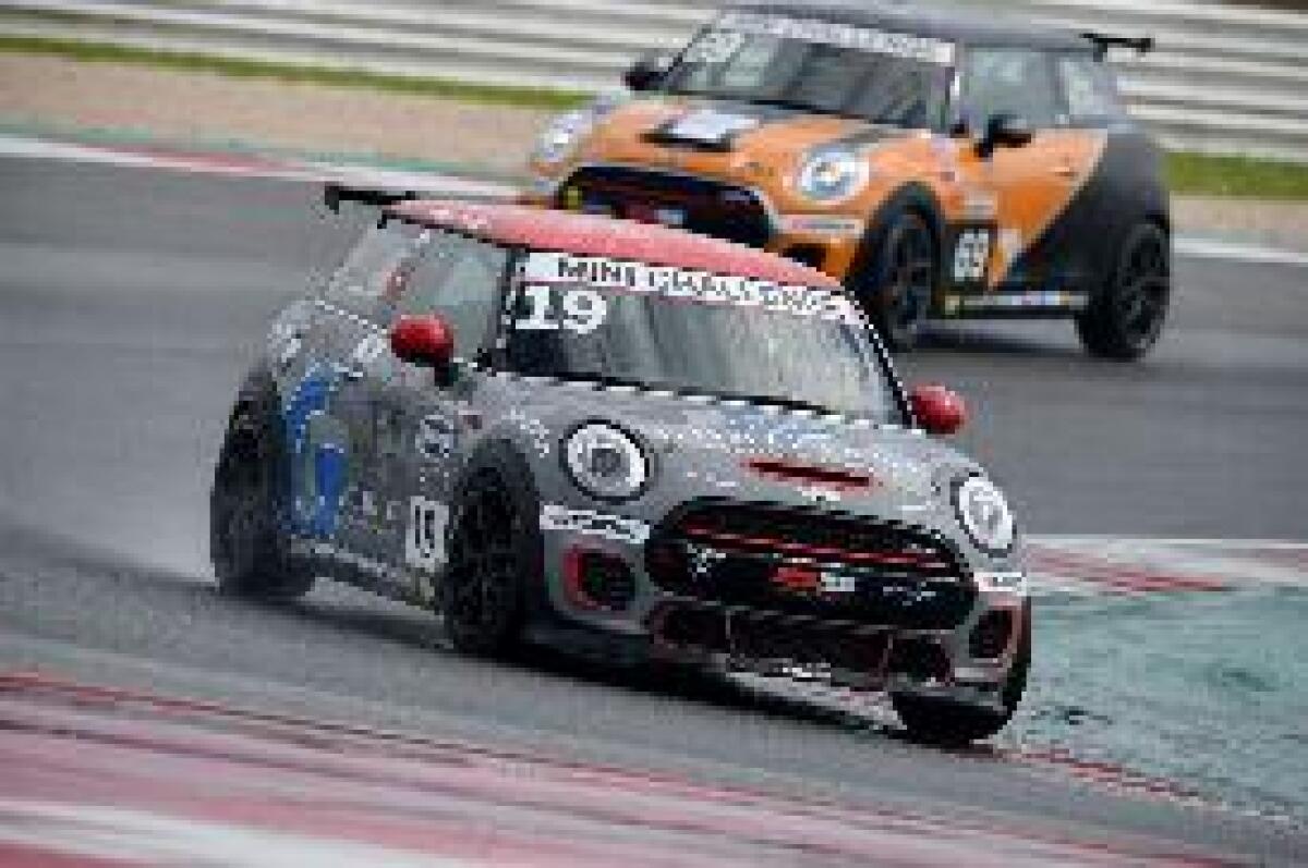 AUTO: MINI CHALLENGE. A MISANO E' SEMPRE SANDRUCCI IL PIU' VELOCE -