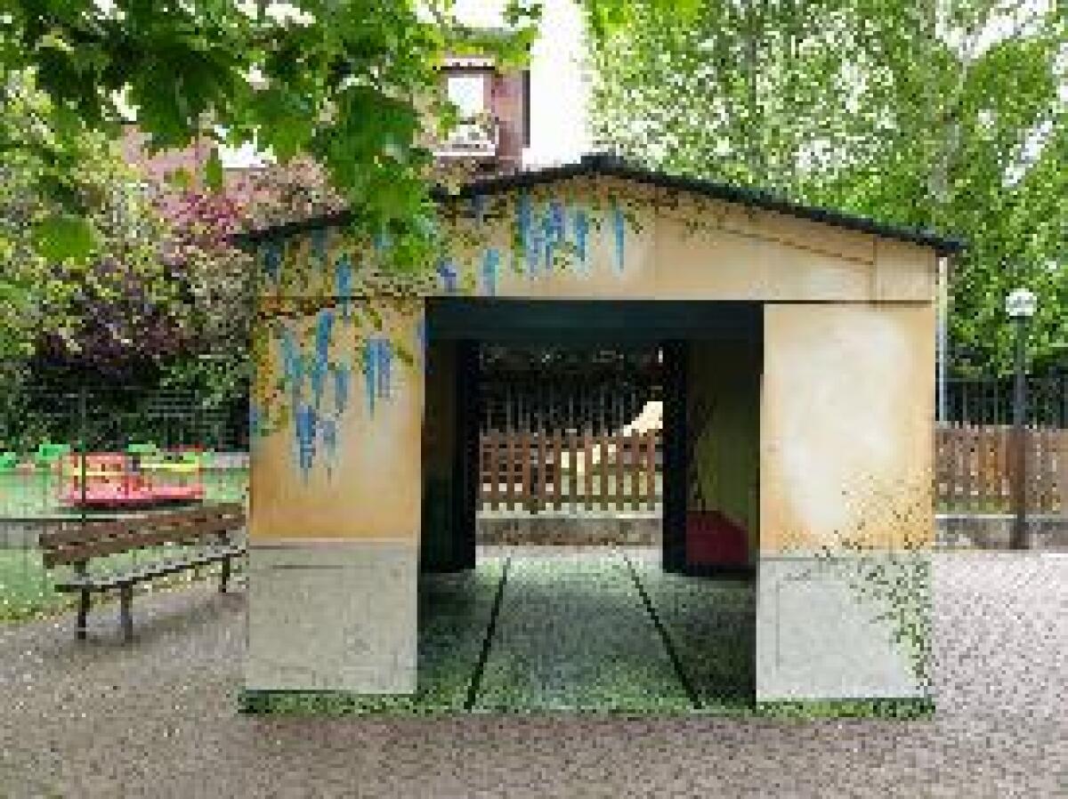 COREPLA, CASETTA RIFUGIO IN PLASTICA RICICLATA IN ORATORIO DI MILANO - 