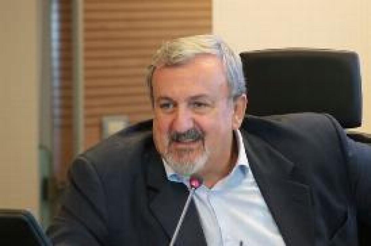 GOVERNATORE PUGLIA INDAGATO PER ABUSO UFFICIO,LA REPLICA"TUTTO REGOLARE" -