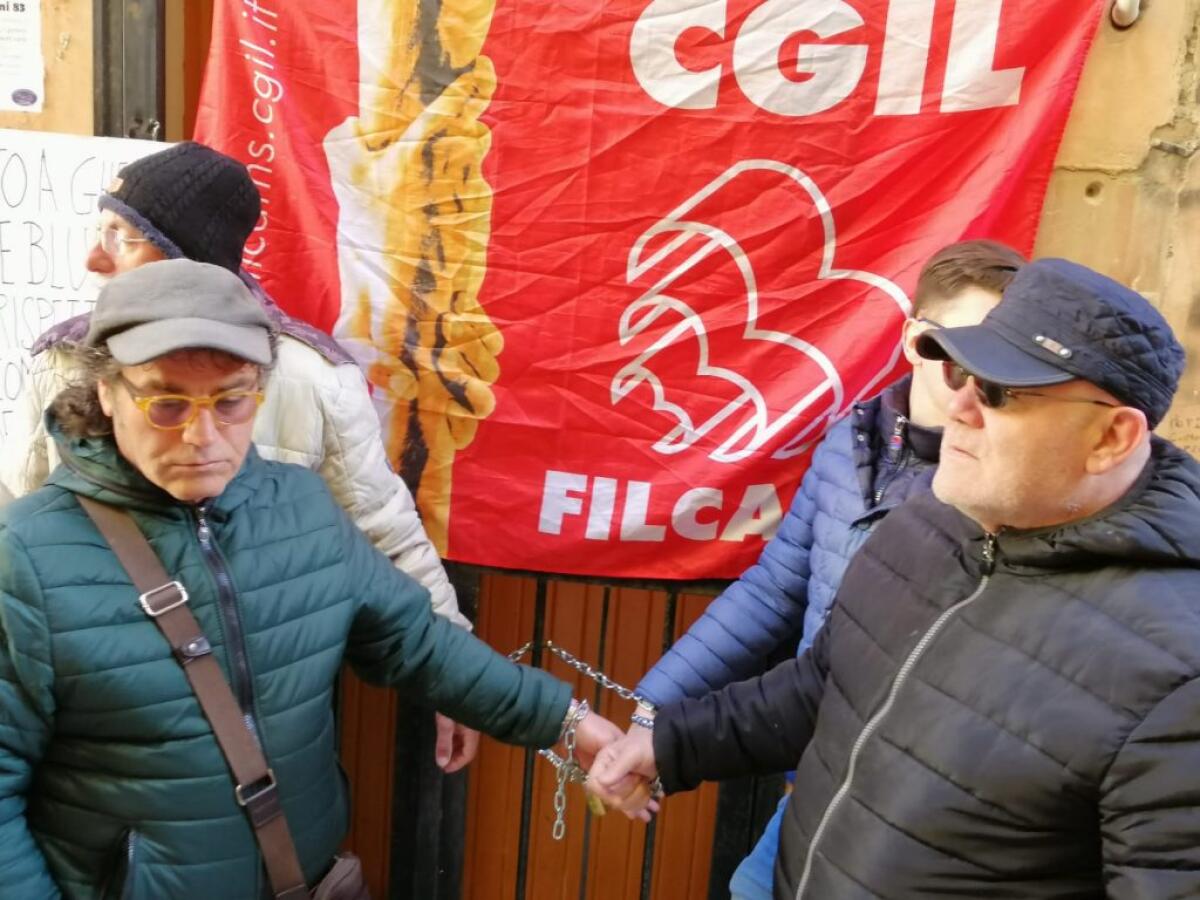 Strisce blu, Greco valuta il rientro degli ex operatori: nuovo confronto con il sindacato - Gli ex lavoratori hanno più volte chiesto di rientrare