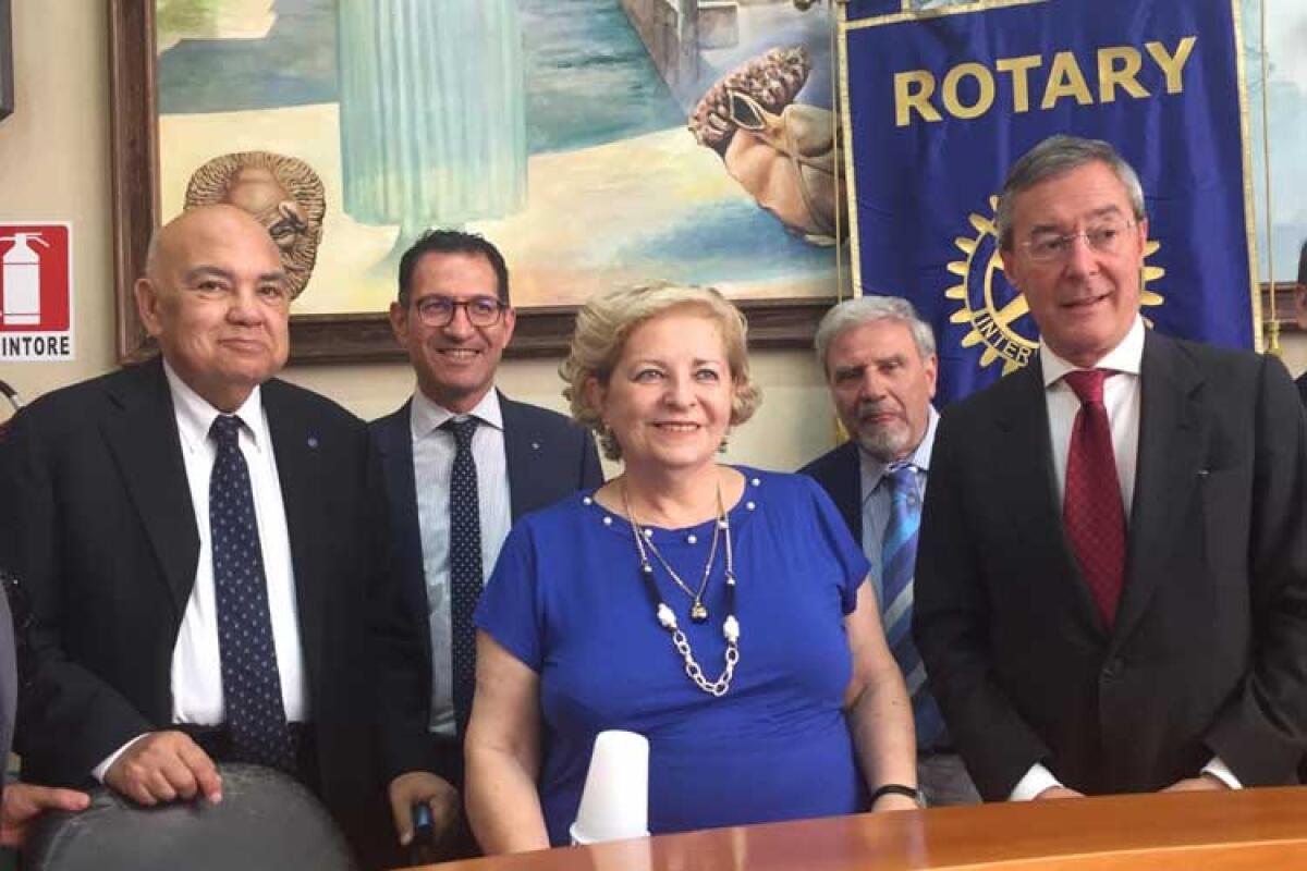 Mura di Caposoprano patrimonio mondiale Unesco, il degrado ostacola la candidatura - Da sinistra, Raymond Bondin, Rosalba Panvini e Lucio Greco