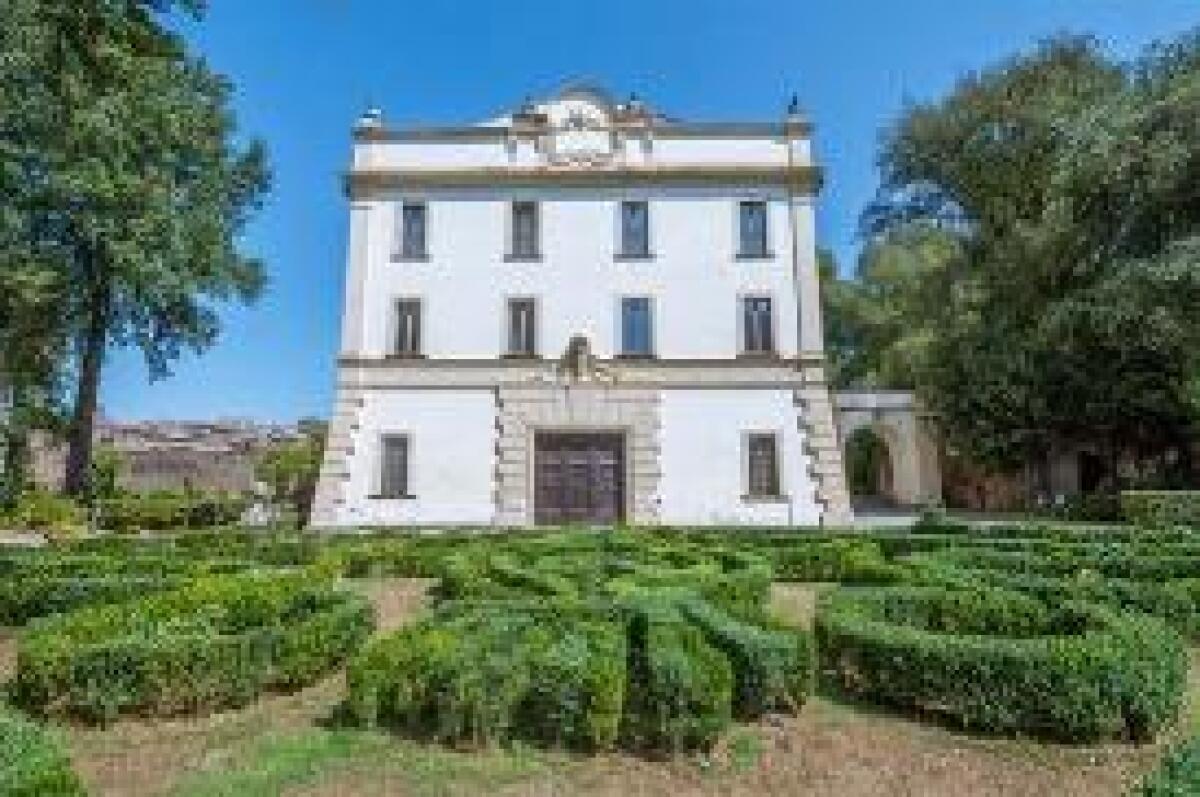 SGARBI TROVA CASA A MORGAN A SUTRI - 