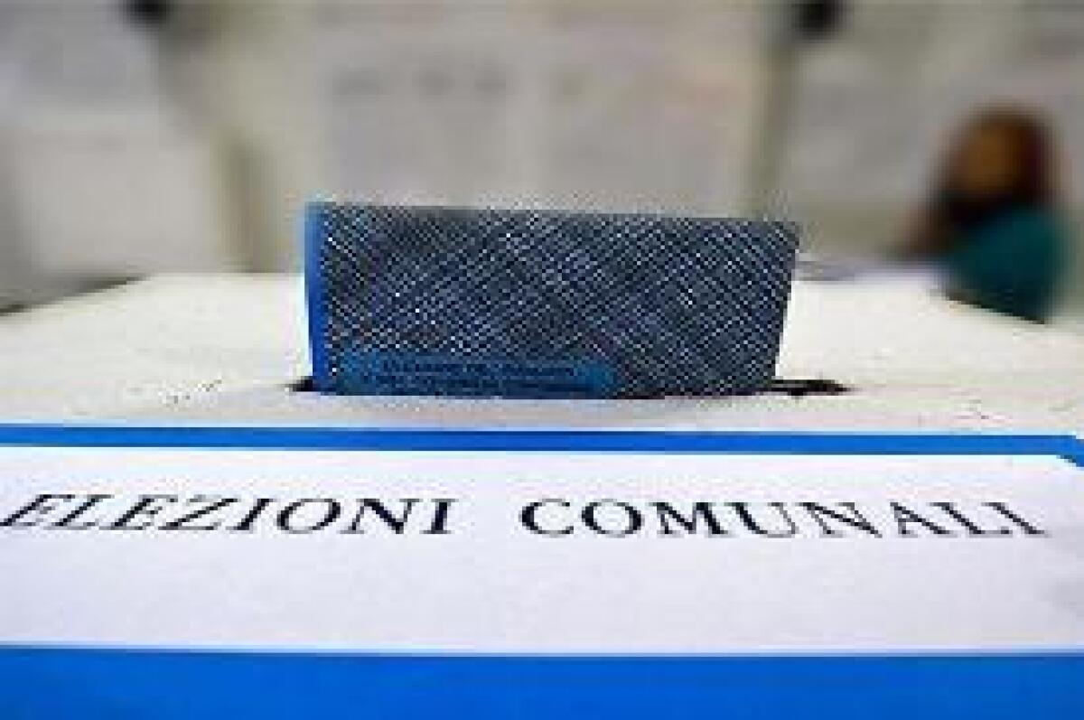 URNE APERTE PER I BALLOTTAGGI IN 136 COMUNI ITALIANI - 