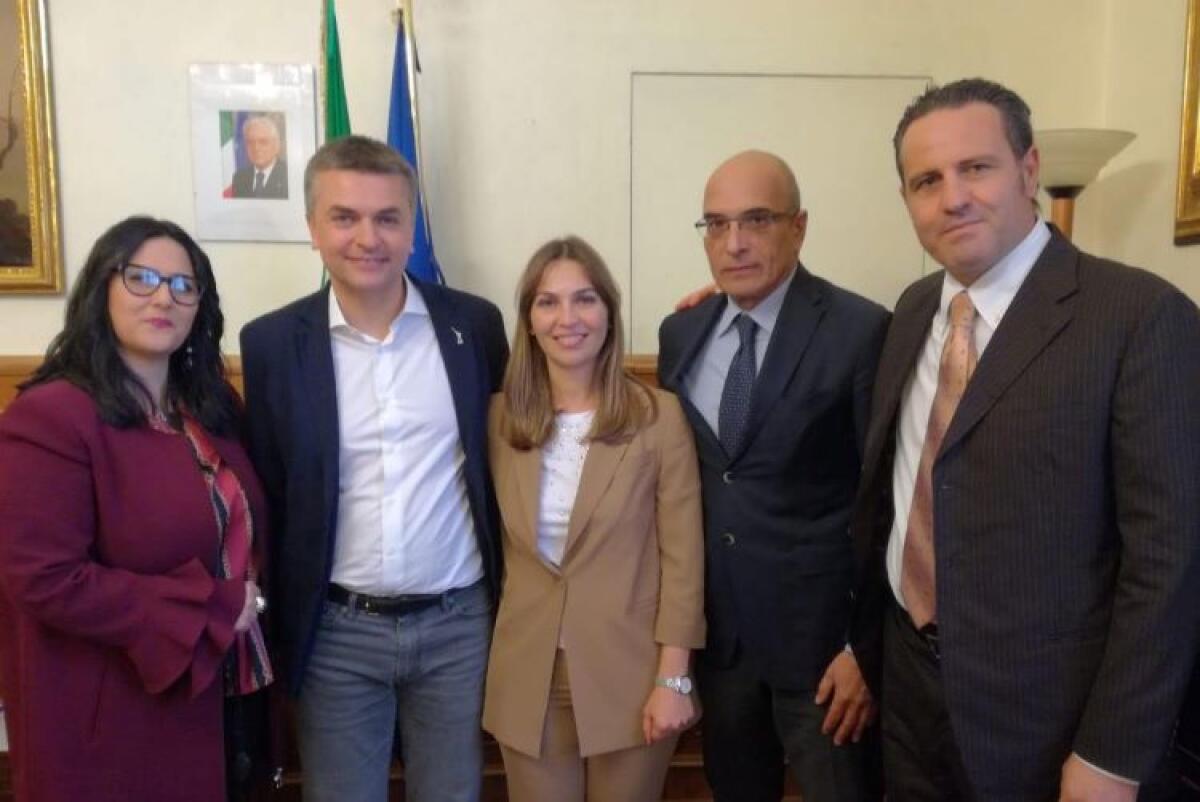 L'europarlamentare Tardino: "Ristoro per i rimorchi agli autotrasportatori siciliani a Genova - 