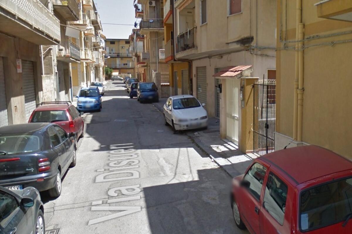 Si torna ad incendiare dopo una tregua, in fiamme auto in via Disueri - 