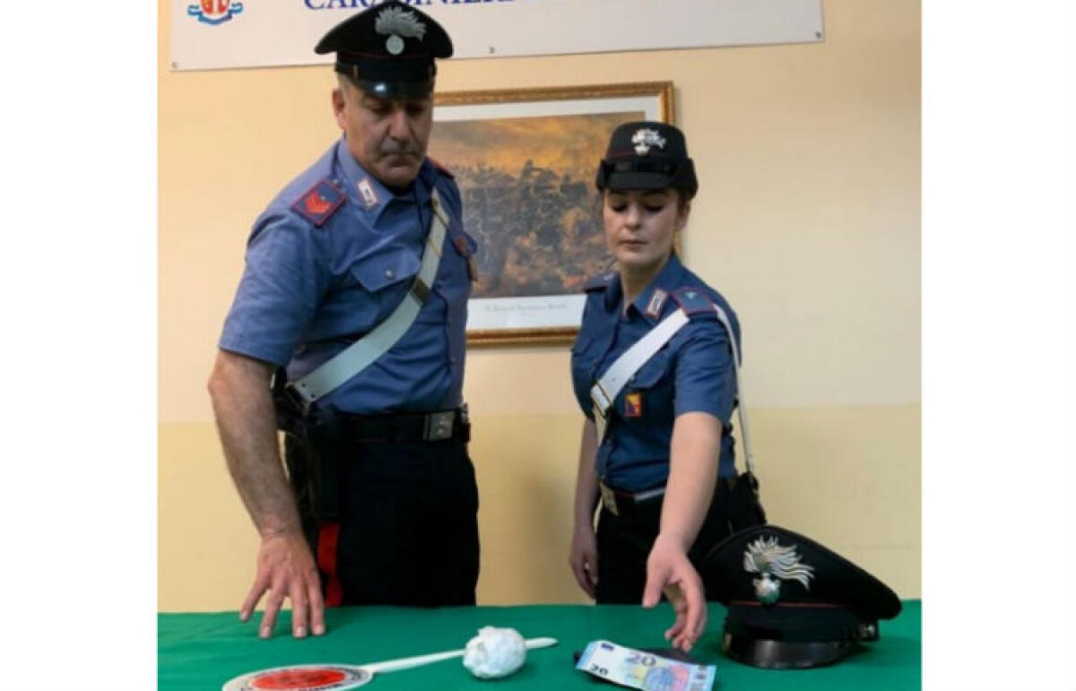 La cocaina nella movida del fine settimana, arrestato un giovane: la droga era in auto - La droga era nell'auto