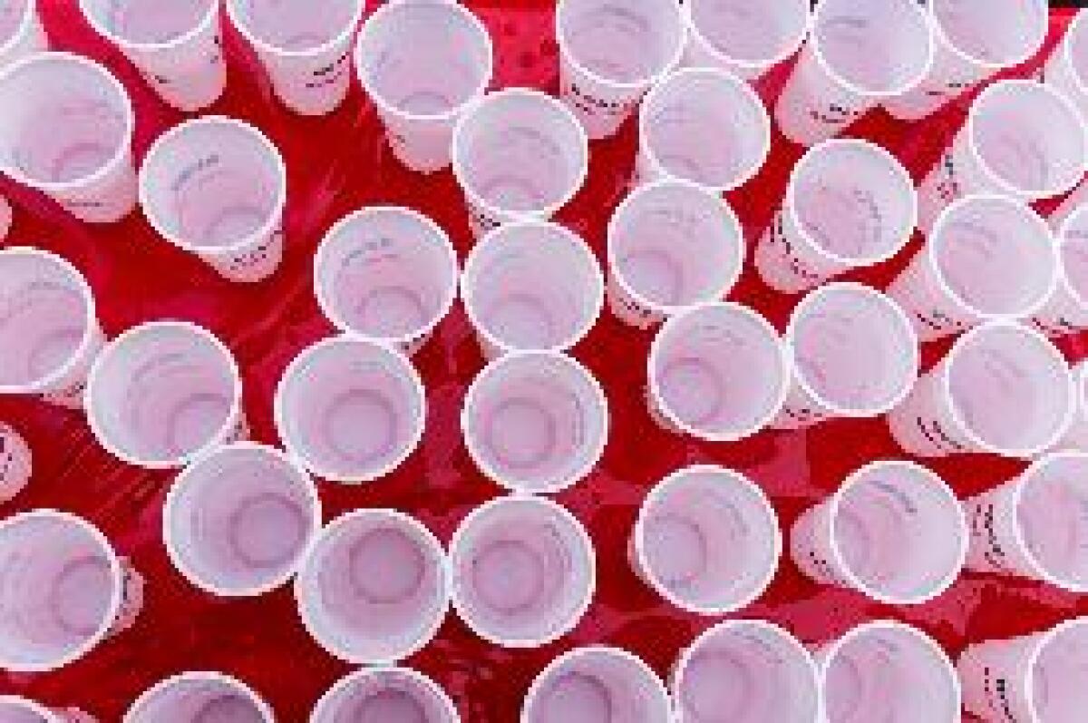 PRIMO RICONOSCIMENTO "UFFICIO PLASTIC FREE" AD AZIENDA DEL TABACCO - 