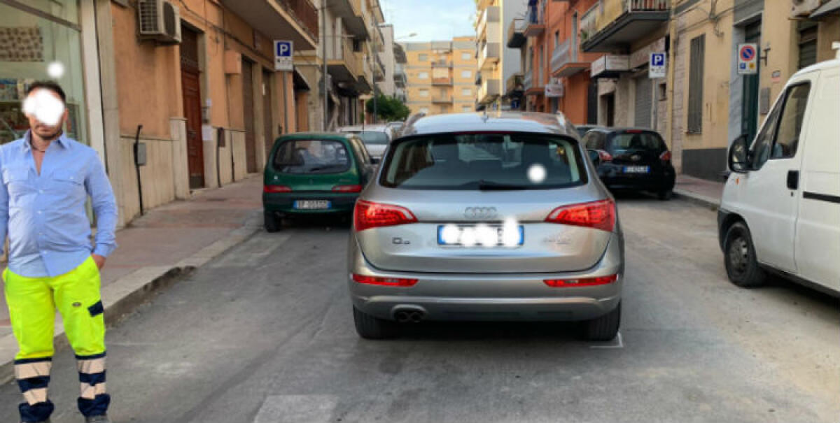 Titolare azienda investito in via Palazzi, era impegnato nei cantieri per la rete idrica - L'incidente lungo il tratto tra via Palazzi e via Europa