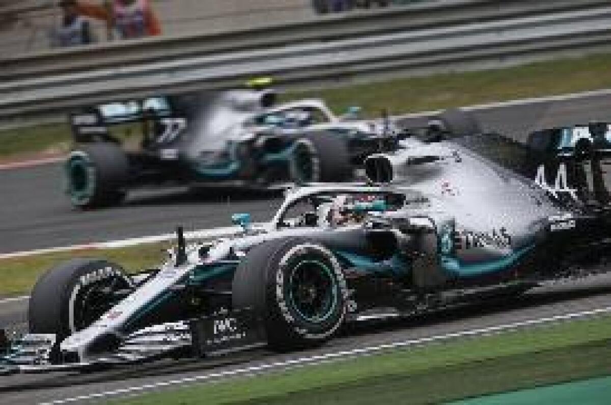 MERCEDES AL COMANDO NELLE LIBERE DI SILVERSTONE, TERZO LECLERC - 