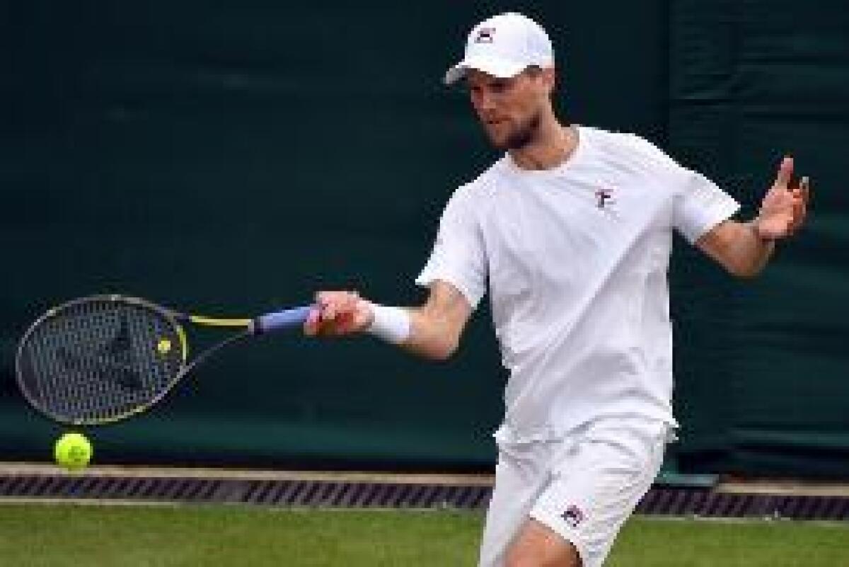 IMPRESA DI FABBIANO SULL'ERBA DI WIMBLEDON, SEPPI INOSSIDABILE - 