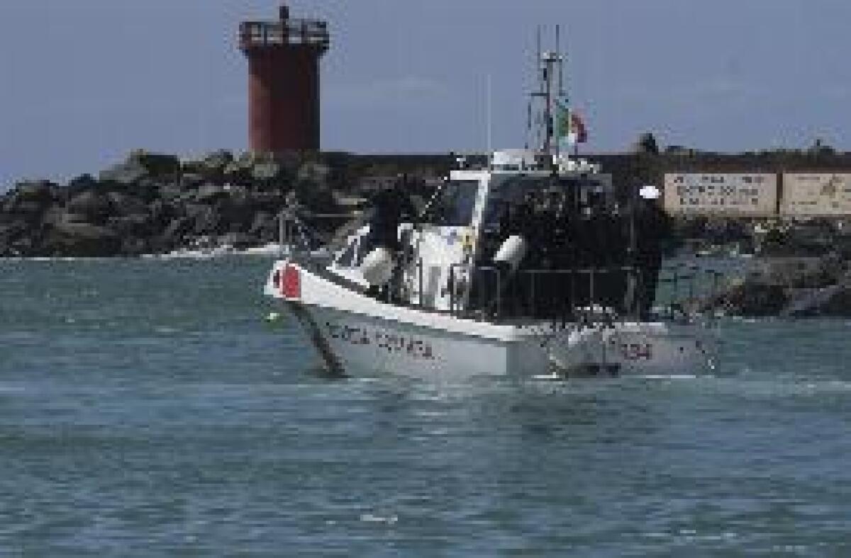 SALVINI NEGA LO SBARCO A 135 MIGRANTI SALVATI DALLA GUARDIA COSTIERA - 