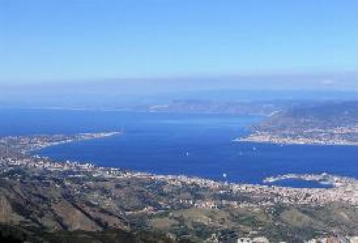 STRETTO DI MESSINA, COINCIDENZE PIÙ EFFICIENTI FRA TRENI E NAVI VELOCI - 