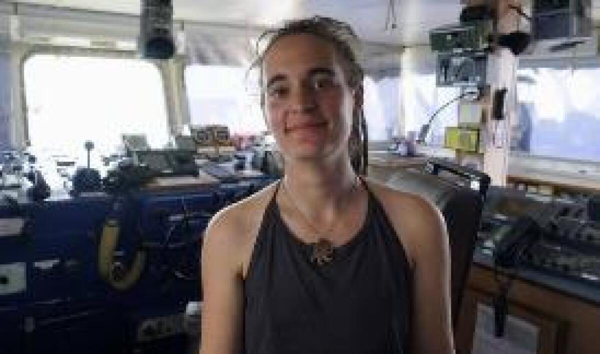 LA COMANDANTE DELLA SEA WATCH TORNA LIBERA "SONO SOLLEVATA E COMMOSSA" - 
