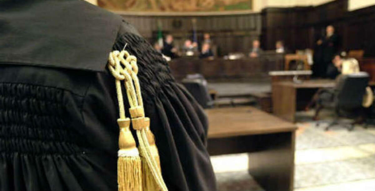 Dietro minaccia avrebbe dovuto pagare 80 mila euro a collega, arrivano due condanne -