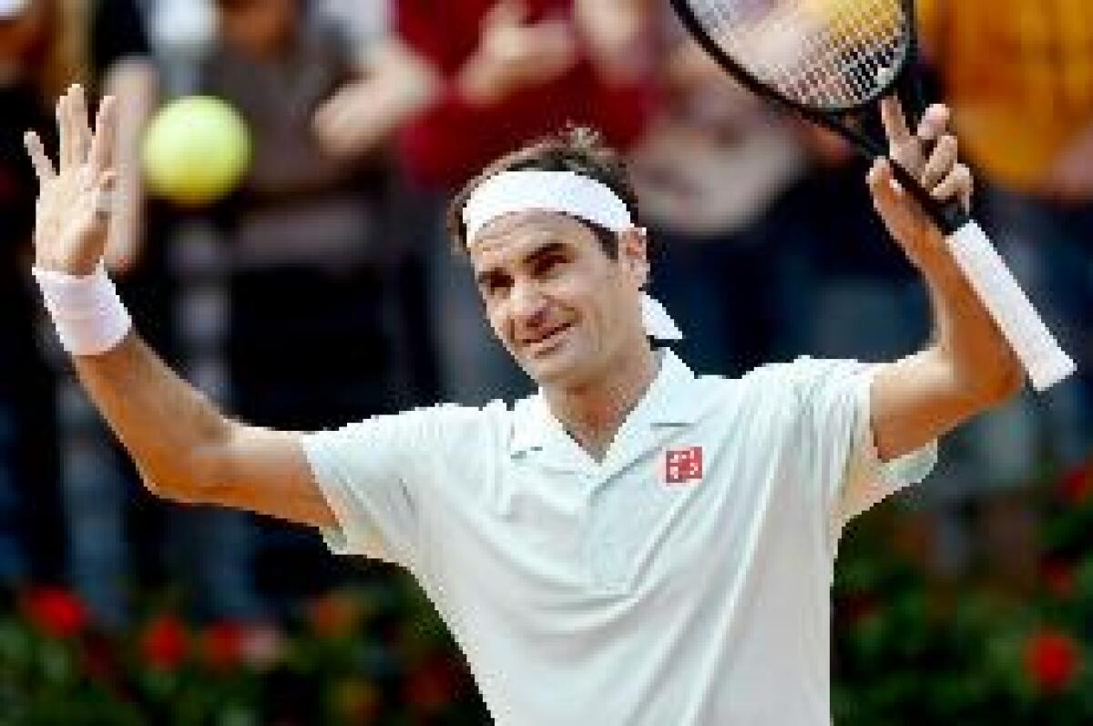 FEDERER STRAPAZZA BERRETTINI A WIMBLEDON, VITTORIA FACILE IN TRE SET - 