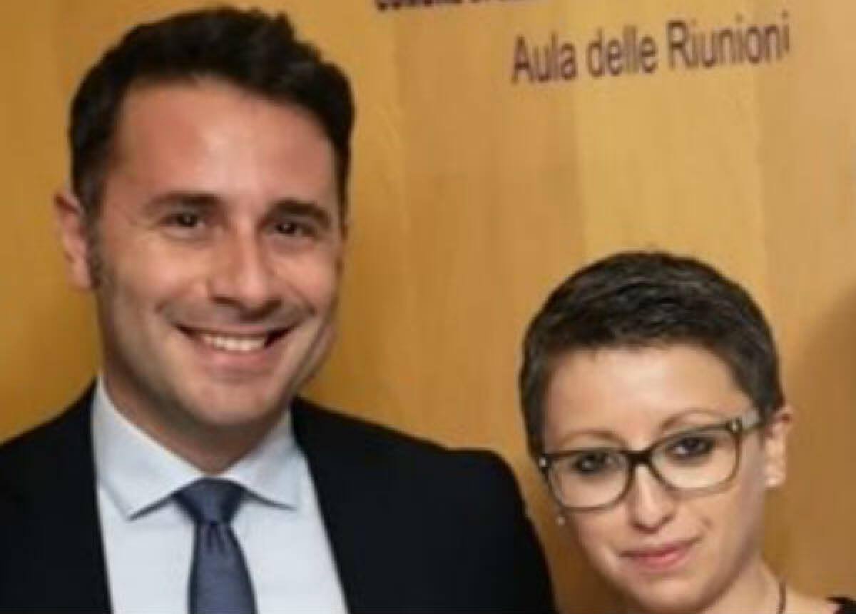 "Alleanza con centrodestra non esiste", Di Paola e Farruggia: "Di Stefano sta con Pd e Fi" - Di Paola e il consigliere comunale Virginia Farruggia 