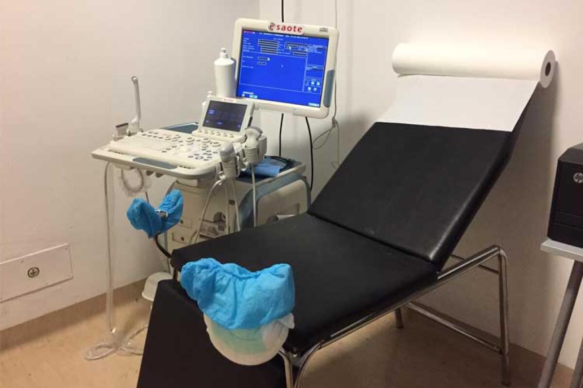 Sanità, troppi straordinari: sospesa prevenzione tumore del collo dell’utero - Il laboratorio chiuso ubicato al terzo piano del presidio ospedaliero Vittorio Emanuele.