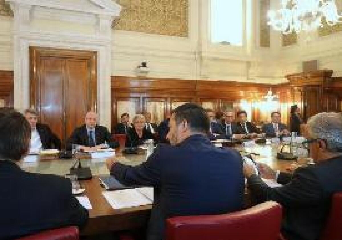 SALVINI"MANOVRA?MENO TASSE A FAMIGLIE",CONTE"SCORRETTEZZA ISTITUZIONALE" - 