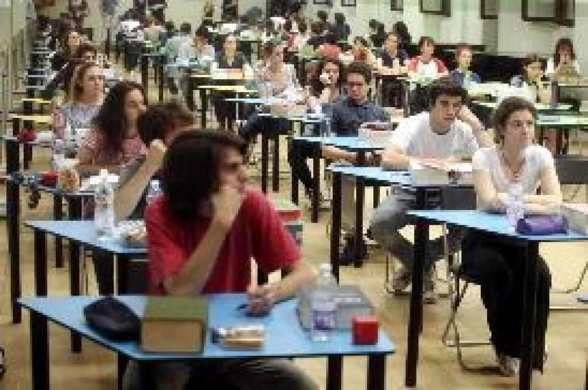 MATURITÀ, IL 62% DEI CANDIDATI HA PRESO UN VOTO SUPERIORE A 70 - 